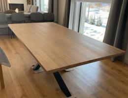 Producent stołów dębowych: pomorskie – stoły drewniane